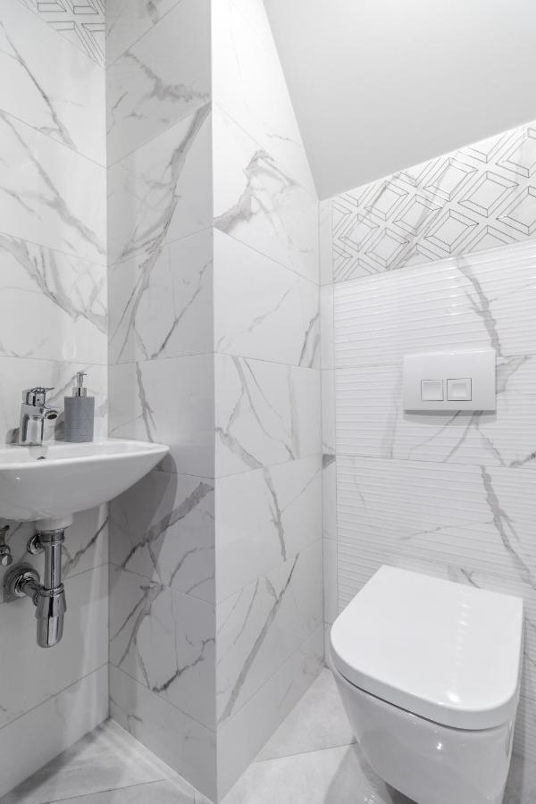 Inshiapartments On Hazova Str 5 Lviv Exterior photo
